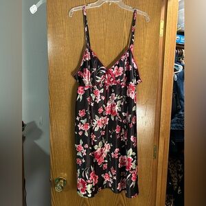 Floral Black and Red Women's Nightgown